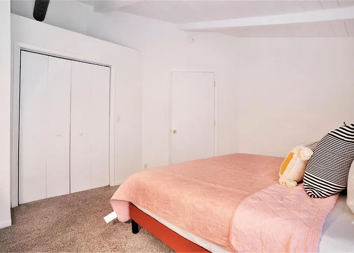 Riverside Suites - Unit A